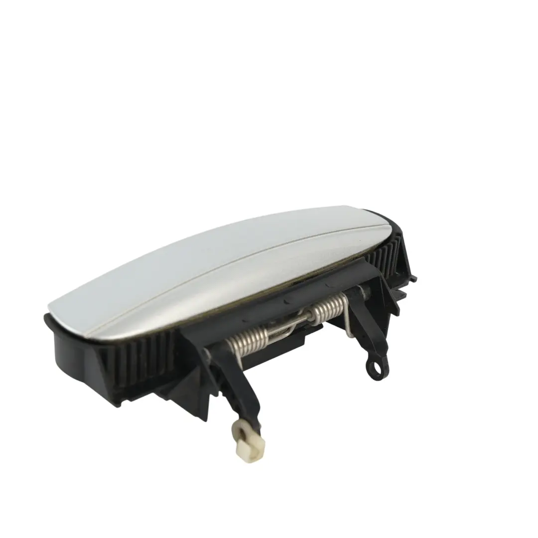 Manija Puerta Izquierda Exterior Plata Ice Silver Metalico X7W para Audi A3 8P con número de pieza 8P0837207 Audi A3 8P Manija Puerta Izquierda Exterior Plata Ice Silver Metalico X7W - SKU 8P0837207-ICS - Número de pieza 8P0837207