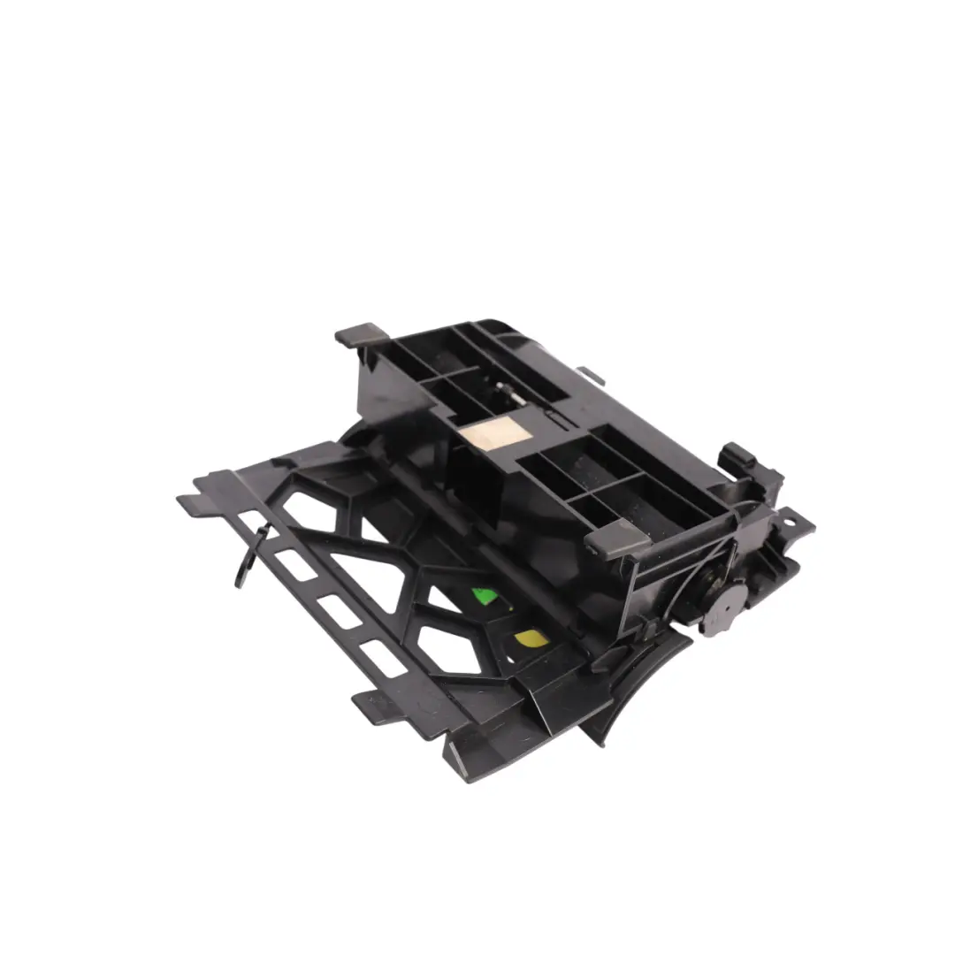 Popielniczka Schowek Konsoli Środkowej do Audi A3 8P o numerze 8P0857951 Audi A3 8P Popielniczka Schowek Konsoli Środkowej - SKU 8P0857951-6 - Numer Części 8P0857951