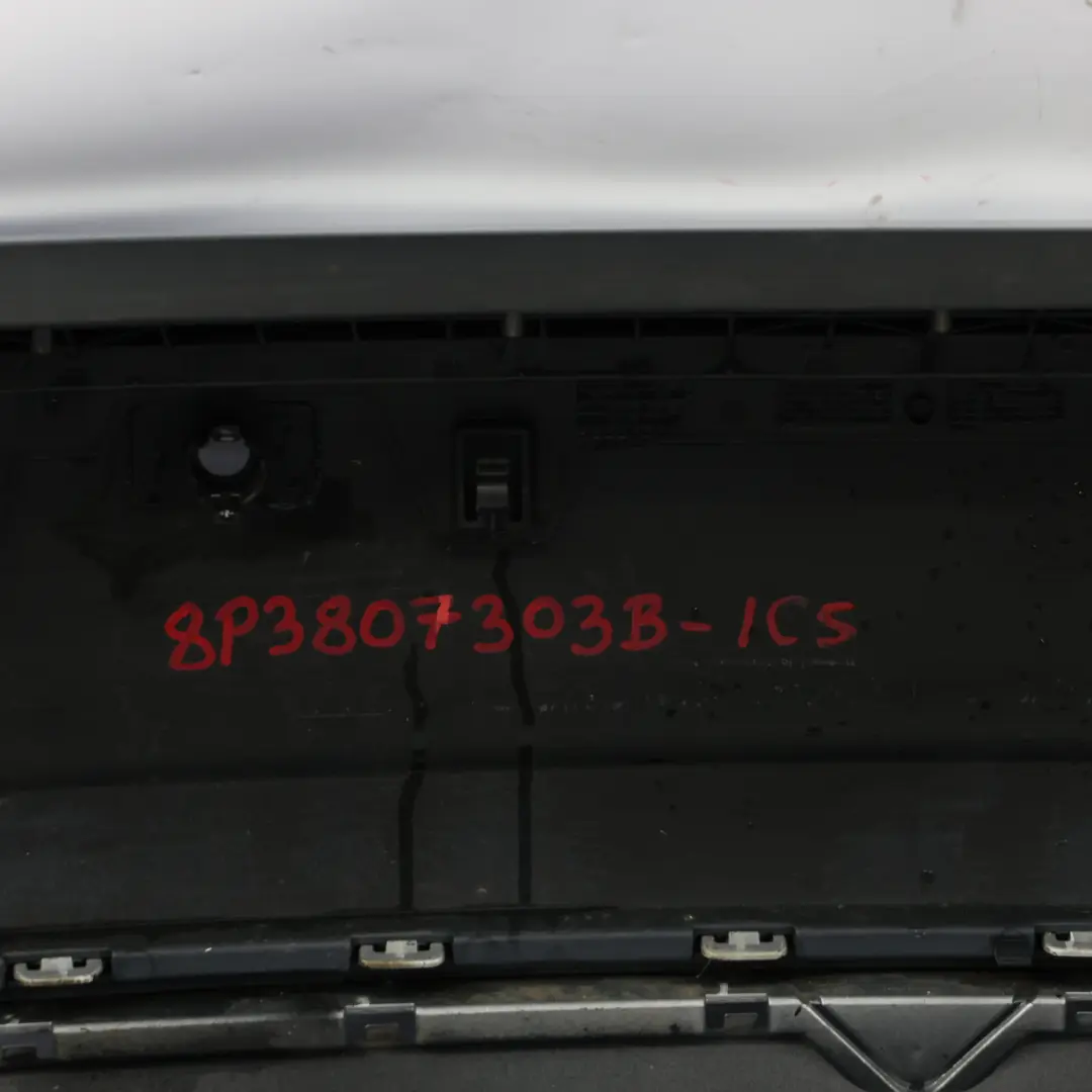 Zderzaka Tylny Srebrny Ice Silver Metallic - X7W do Audi A3 8P o numerze 8P3807303B Audi A3 8P Zderzaka Tylny Srebrny Ice Silver Metallic - X7W - SKU 8P3807303B-ICS - Numer Części 8P3807303B