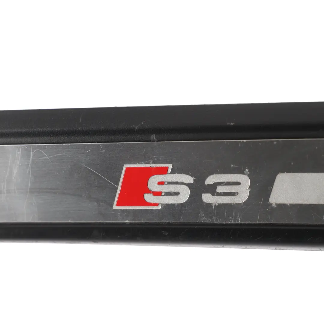 Audi A3 S3 8P Moldura Umbral Puerta Panel Delantero Trasero Derecho 8P3853492G - SKU 8P3853492K - Número de pieza 8P3853492K