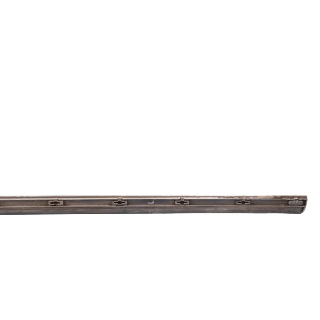 Tür Zierleiste Deflector Trim Links Eissilber X7W für Audi A3 S3 8P 3D mit Teilenummer 8P3853959K Audi A3 S3 8P 3D Tür Zierleiste Deflector Trim Links Eissilber X7W - SKU 8P3853959K-ICS - Teilenummer 8P3853959K