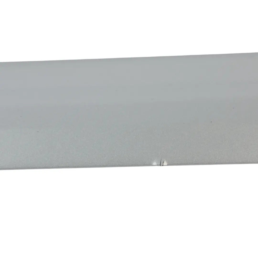 Baguette Moulure Panneau Arrière Droite Argent Glace X7W pour Audi A3 8P 3D à propos du numéro de pièce 8P3853984D Audi A3 8P 3D Baguette Moulure Panneau Arrière Droite Argent Glace X7W - SKU 8P3853984D-ICS - Numéro de pièce 8P3853984D