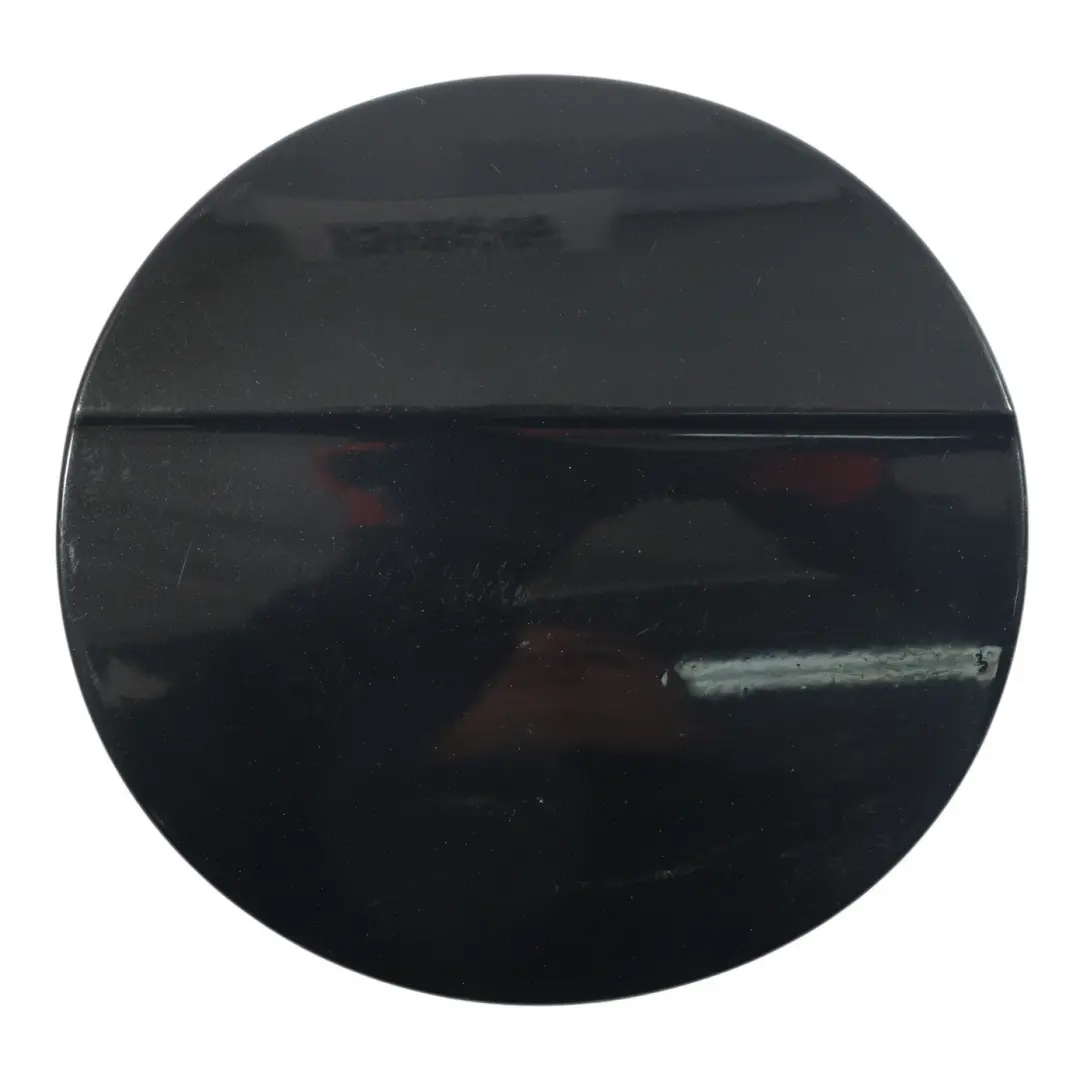 Klapka Wlewu Paliwa Czarny Brylantowy Metalik Y9B do Audi A3 8P o numerze 8P4809907D Audi A3 8P Klapka Wlewu Paliwa Czarny Brylantowy Metalik Y9B - SKU 8P4809907D-BBL - Numer Części 8P4809907D