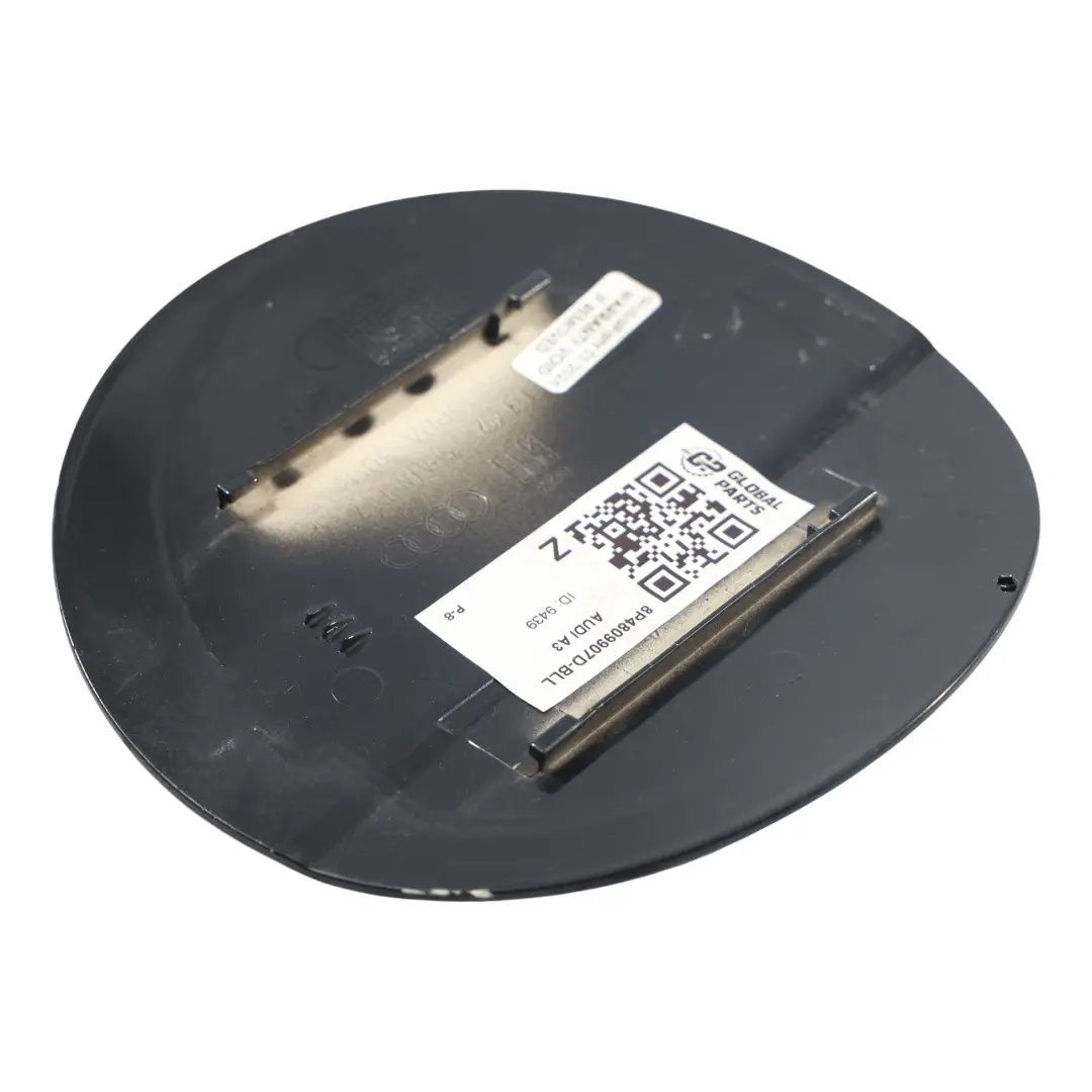 Coperchio Sportello Carburante Nero Brillante Metallizzato Y9B per Audi A3 8P con numero di parte 8P4809907D Audi A3 8P Coperchio Sportello Carburante Nero Brillante Metallizzato Y9B - SKU 8P4809907D-BBL - Numero di parte 8P4809907D