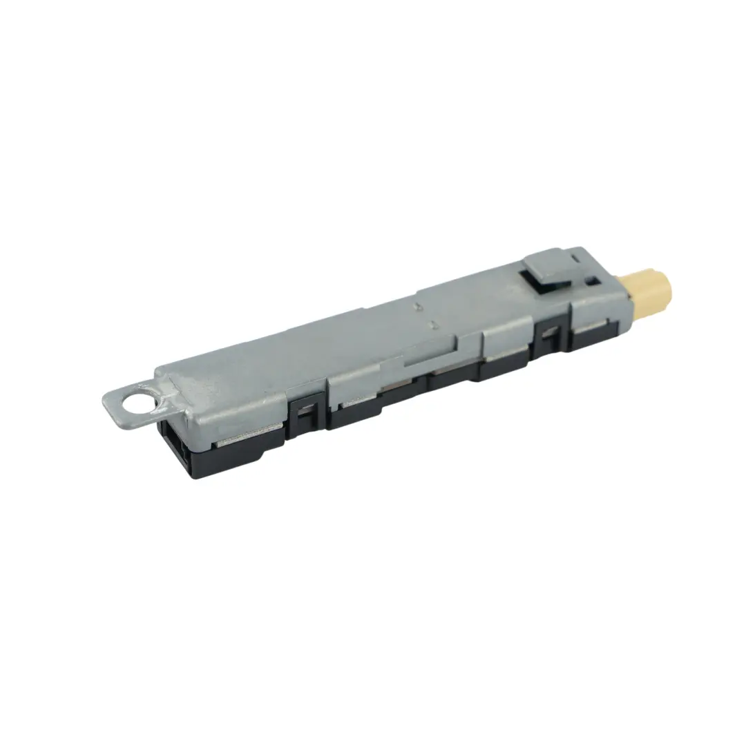 Amplificateur Antenne Pare-Brise pour Audi A3 8P Cabriolet à propos du numéro de pièce 8P7035225A Audi A3 8P Cabriolet Amplificateur Antenne Pare-Brise - SKU 8P7035225A - Numéro de pièce 8P7035225A