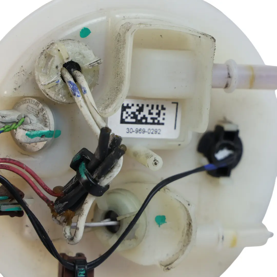 Audi Q5 8R AdBlue Pumpe Speicher Behälter Halterung - SKU 8R0131907A - Teilenummer 8R0131907A