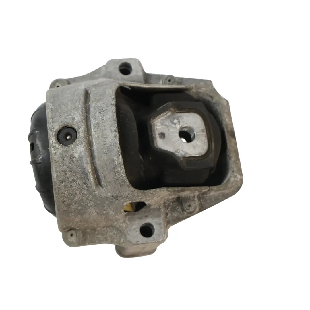 Audi A4 B8 A5 8T Support Fixation Moteur 2.0 TDI Droite - SKU 8R0199381AJ - Numéro de pièce 8R0199381AJ