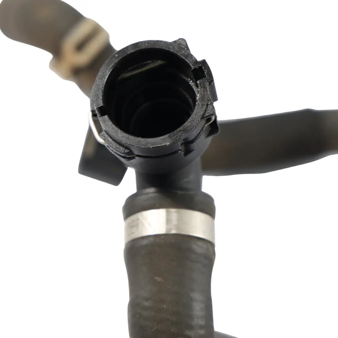 Audi Q5 8R Motor Kühlmittel Wasser Schlauch Rohr Leitung 2.0 Diesel - SKU 8R0819334AE - Teilenummer 8R0819334AE