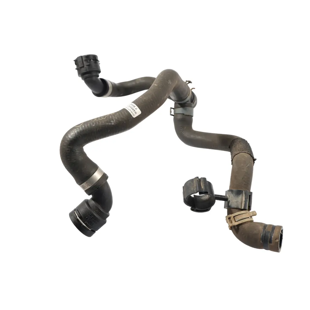 Przewód Rura Wąż Wody Chłodnicy 2.0 Diesel do Audi Q5 8R o numerze 8R0819334AE Audi Q5 8R Przewód Rura Wąż Wody Chłodnicy 2.0 Diesel - SKU 8R0819334AE - Numer Części 8R0819334AE