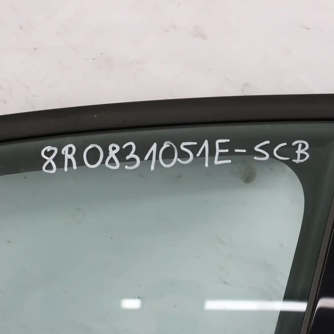 Pokrycie Drzwi Przednich Lewy Scuba Niebieski Metaliczny X5Q do Audi Q5 8R o numerze 8R0831051E Audi Q5 8R Pokrycie Drzwi Przednich Lewy Scuba Niebieski Metaliczny X5Q - SKU 8R0831051E-SCB - Numer Części 8R0831051E