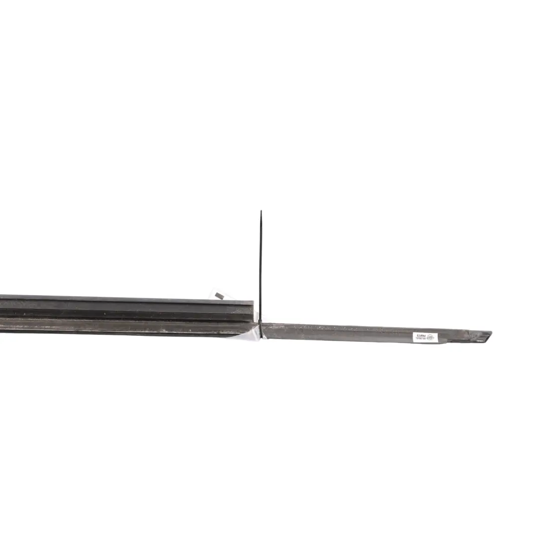 Front Door Outer Trim Strip Seal Gasket Right O/S Black to Audi Q5 8R with Part number 8R0853284G Audi Q5 8R Front Door Outer Trim Strip Seal Gasket Right O/S Black - SKU 8R0853284G - Part number 8R0853284G