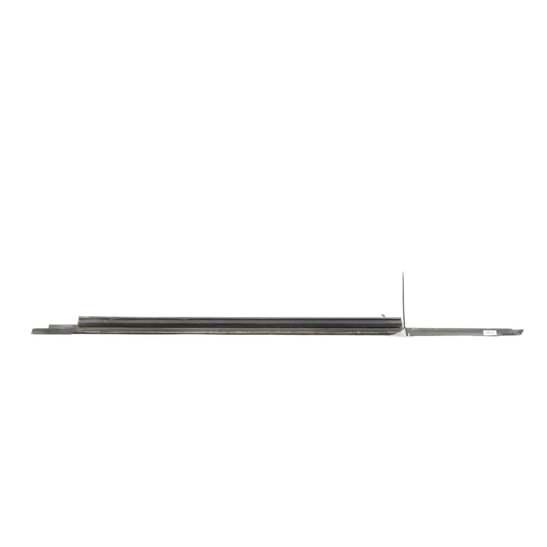 Front Door Outer Trim Strip Seal Gasket Right O/S Black to Audi Q5 8R with Part number 8R0853284G Audi Q5 8R Front Door Outer Trim Strip Seal Gasket Right O/S Black - SKU 8R0853284G - Part number 8R0853284G