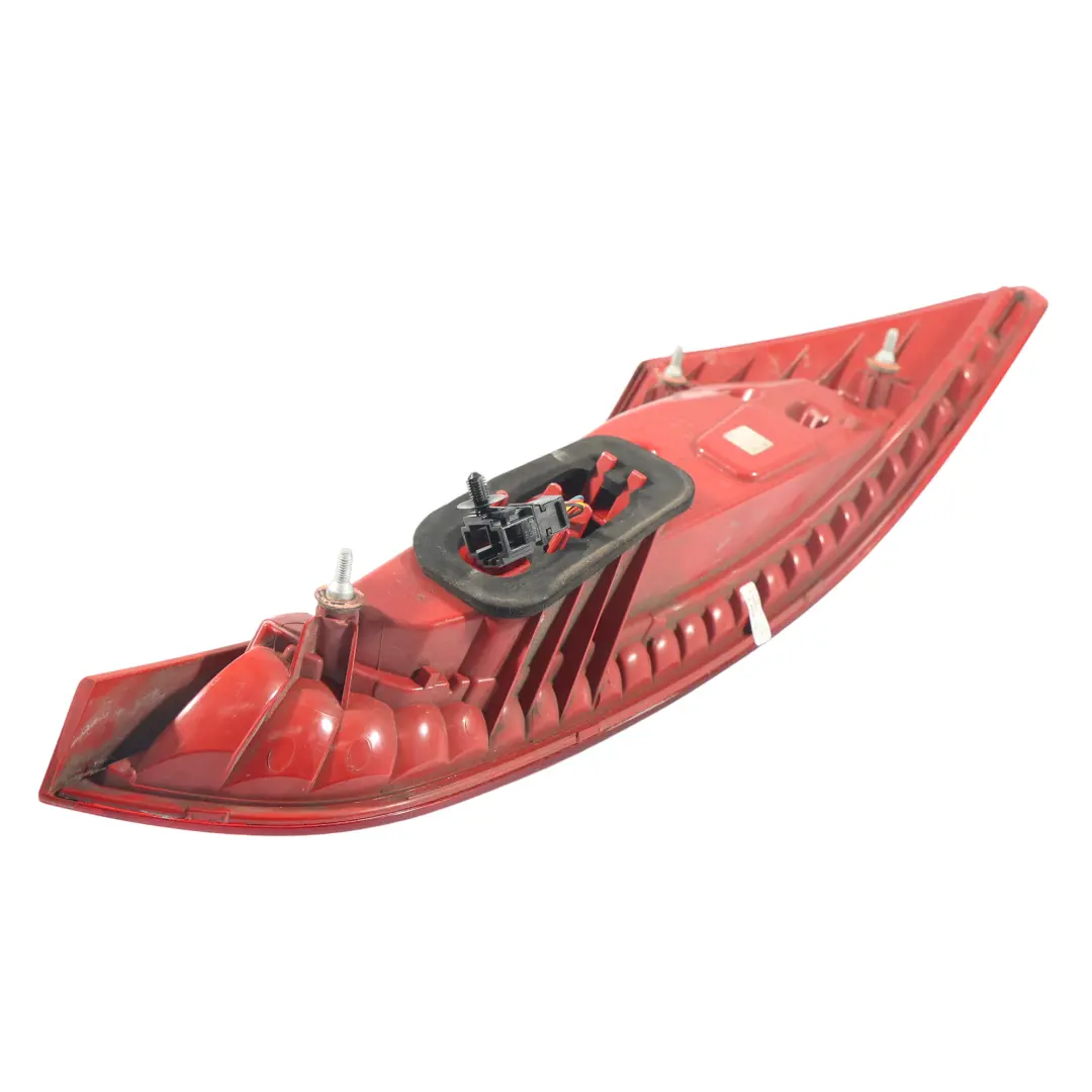Lampa Tylna Zewnętrzna W Klapie Prawa do Audi Q5 8R o numerze 8R0945094A Audi Q5 8R Lampa Tylna Zewnętrzna W Klapie Prawa - SKU 8R0945094A - Numer Części 8R0945094A