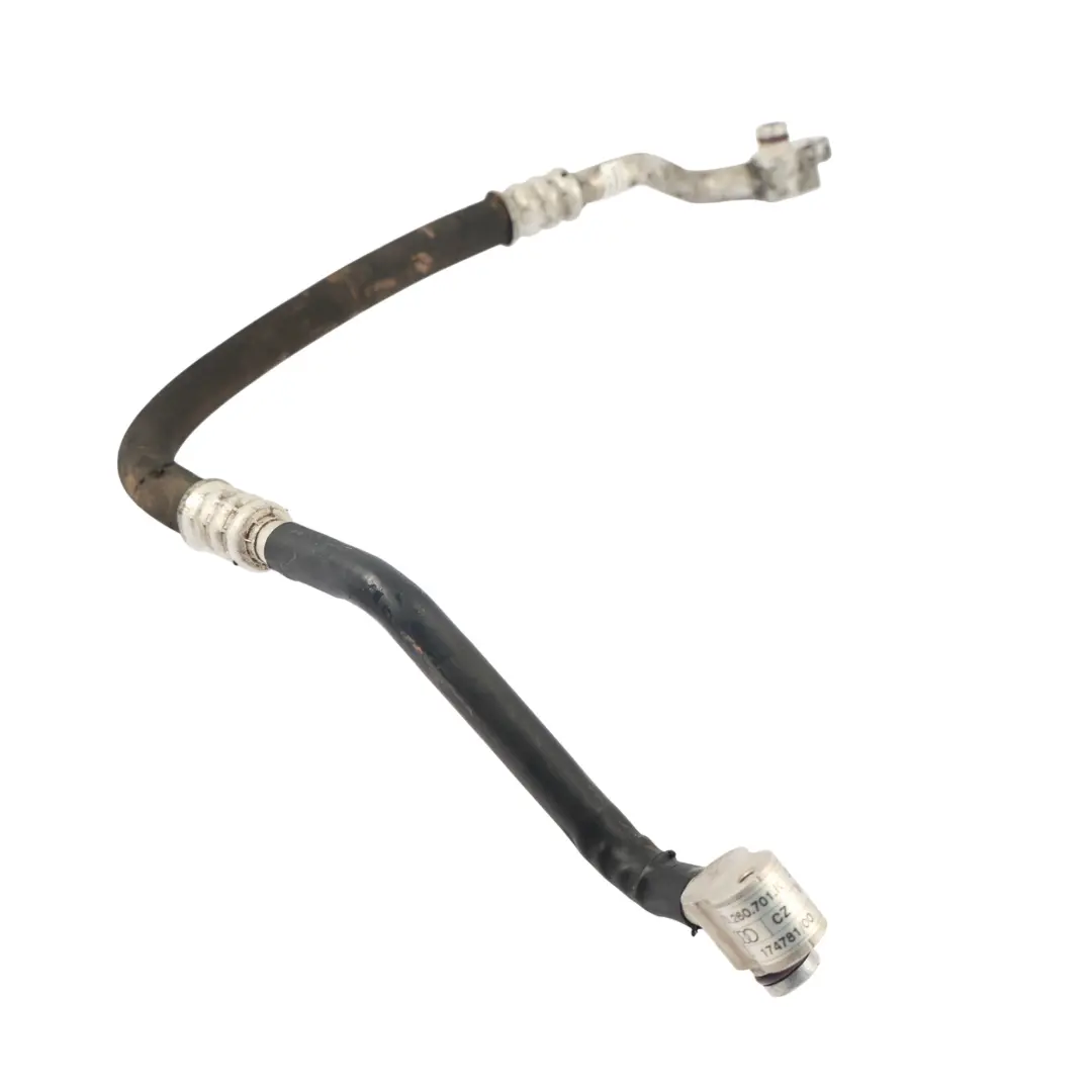 Tubo Climatizzatore Refrigerante 3.0 TDI per Audi A4 B8 A5 8T con numero di parte 8T0260701K Audi A4 B8 A5 8T Tubo Climatizzatore Refrigerante 3.0 TDI - SKU 8T0260701K - Numero di parte 8T0260701K
