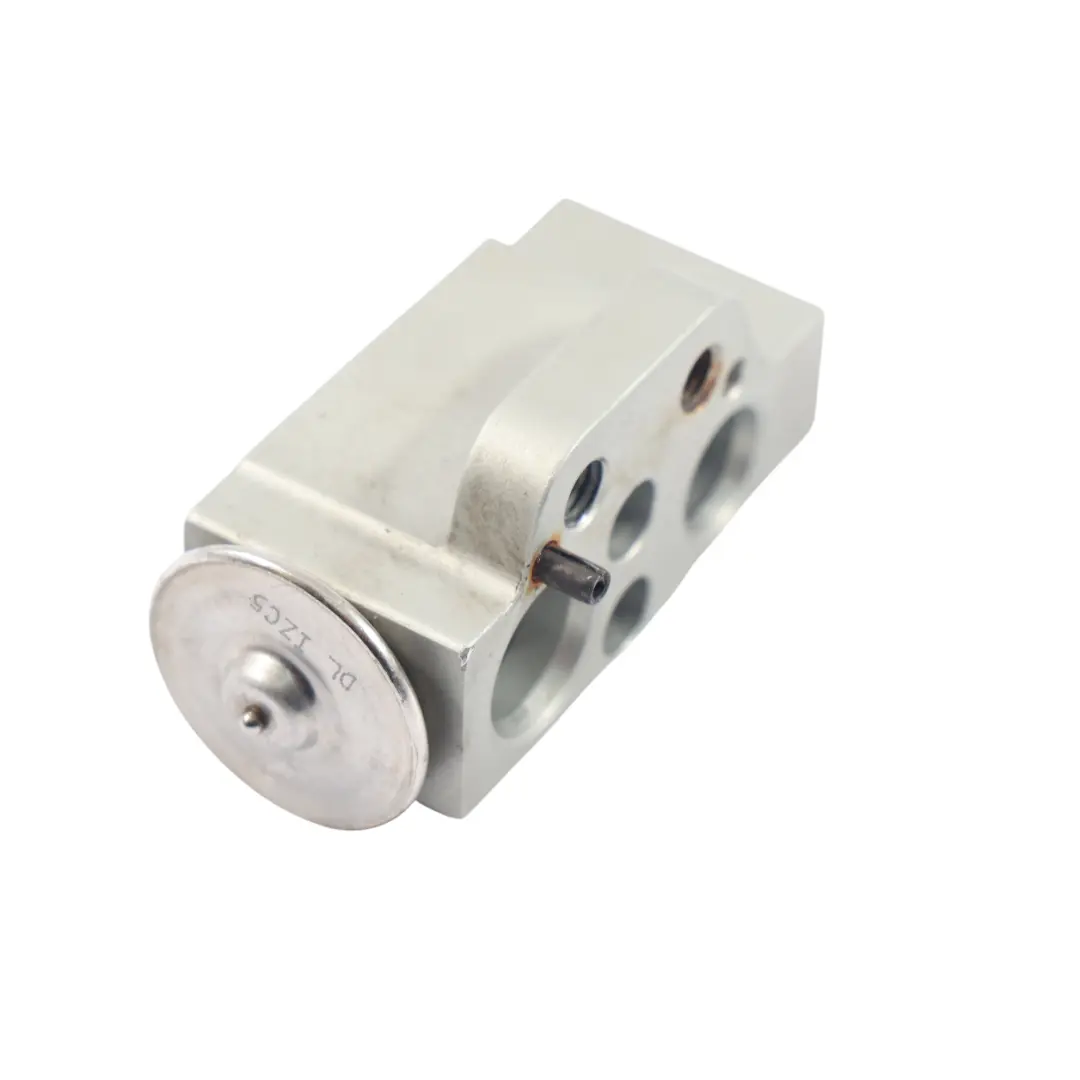 Audi A4 B8 A5 8T Válvula Expansión Regulador Aire Acondicionado - SKU 8T0820679 - Número de pieza 8T0820679