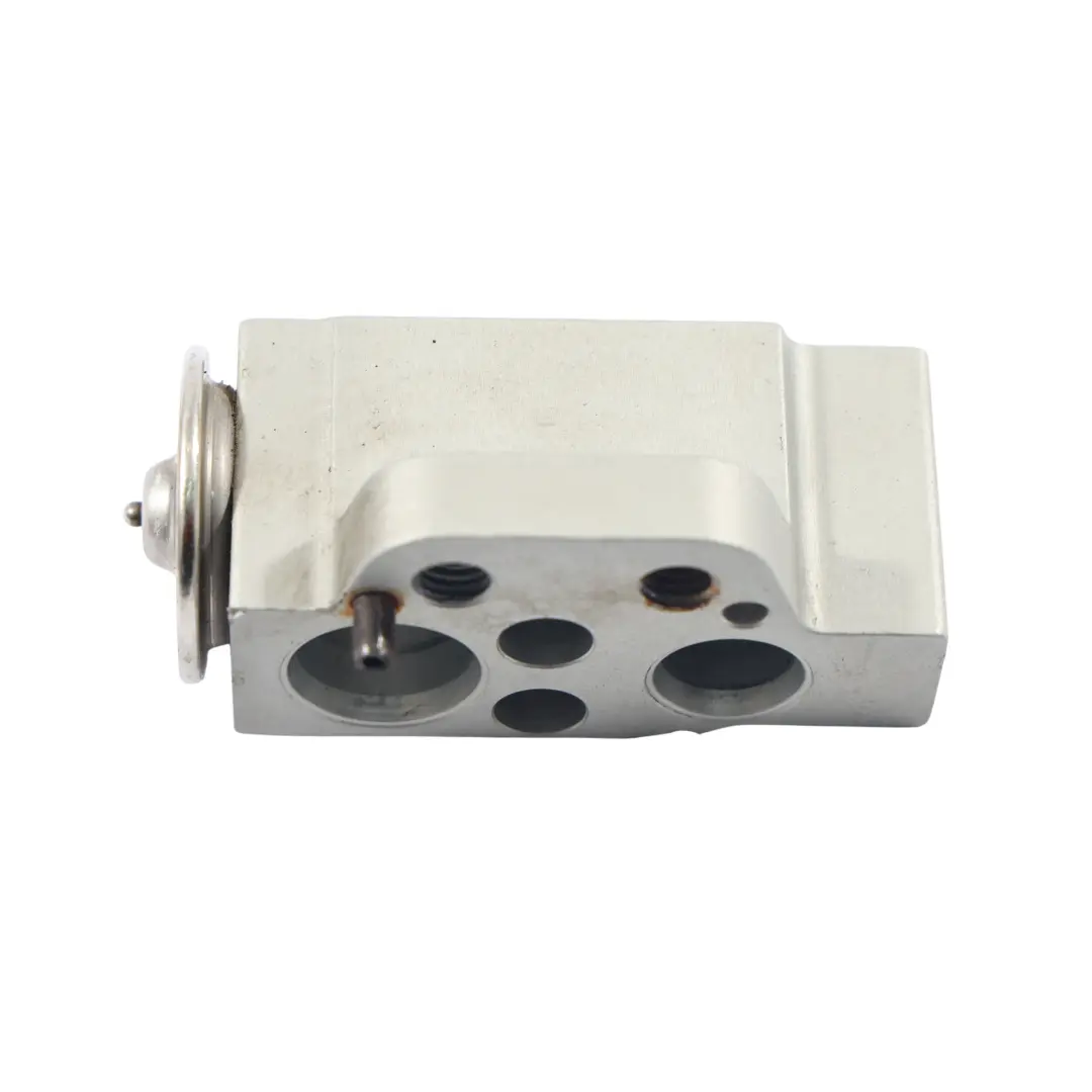 Valvola Espansione Regolatore Aria Condizionata per Audi A4 B8 A5 8T con numero di parte 8T0820679 Audi A4 B8 A5 8T Valvola Espansione Regolatore Aria Condizionata - SKU 8T0820679 - Numero di parte 8T0820679
