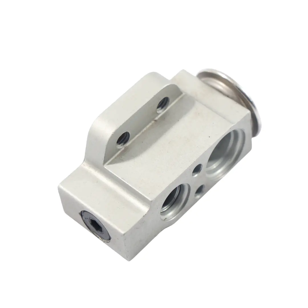 Valvola Espansione Regolatore Aria Condizionata per Audi A4 B8 A5 8T con numero di parte 8T0820679 Audi A4 B8 A5 8T Valvola Espansione Regolatore Aria Condizionata - SKU 8T0820679 - Numero di parte 8T0820679