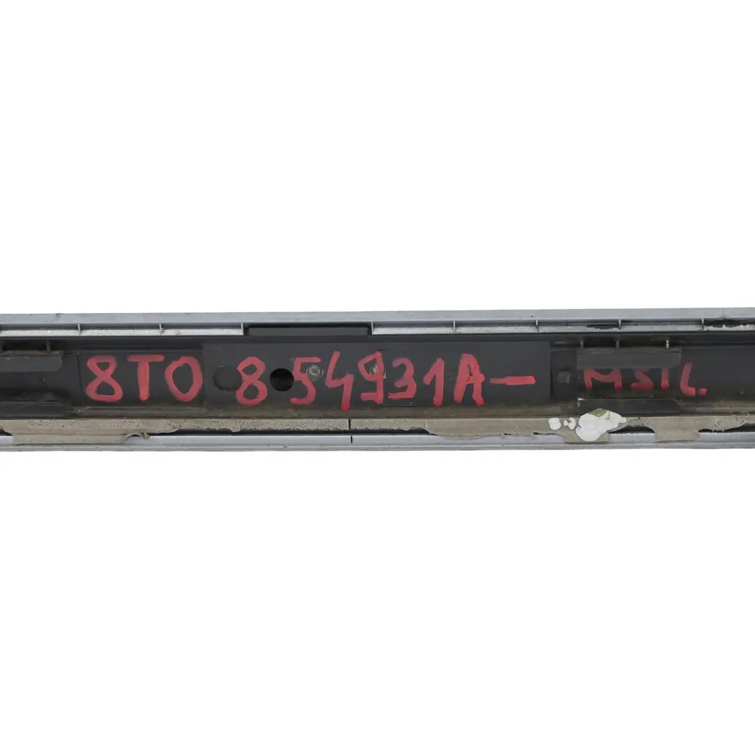 Audi A5 8T Coupe Cabrio Türschweller Streifen Vorne Links Monza Silber X7V - SKU 8T0854931A-MSIL - Teilenummer 8T0854931A