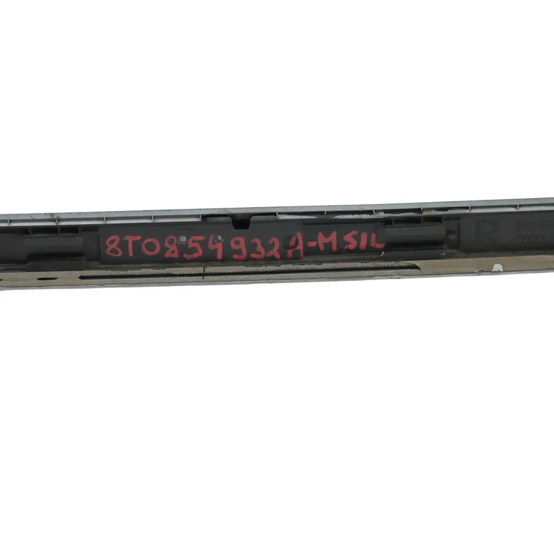 Baguette Seuil Porte Avant Droite Argent Monza X7V pour Audi A5 8T Coupe Cabrio à propos du numéro de pièce 8T0854932A Audi A5 8T Coupe Cabrio Baguette Seuil Porte Avant Droite Argent Monza X7V - SKU 8T0854932A-MSIL - Numéro de pièce 8T0854932A