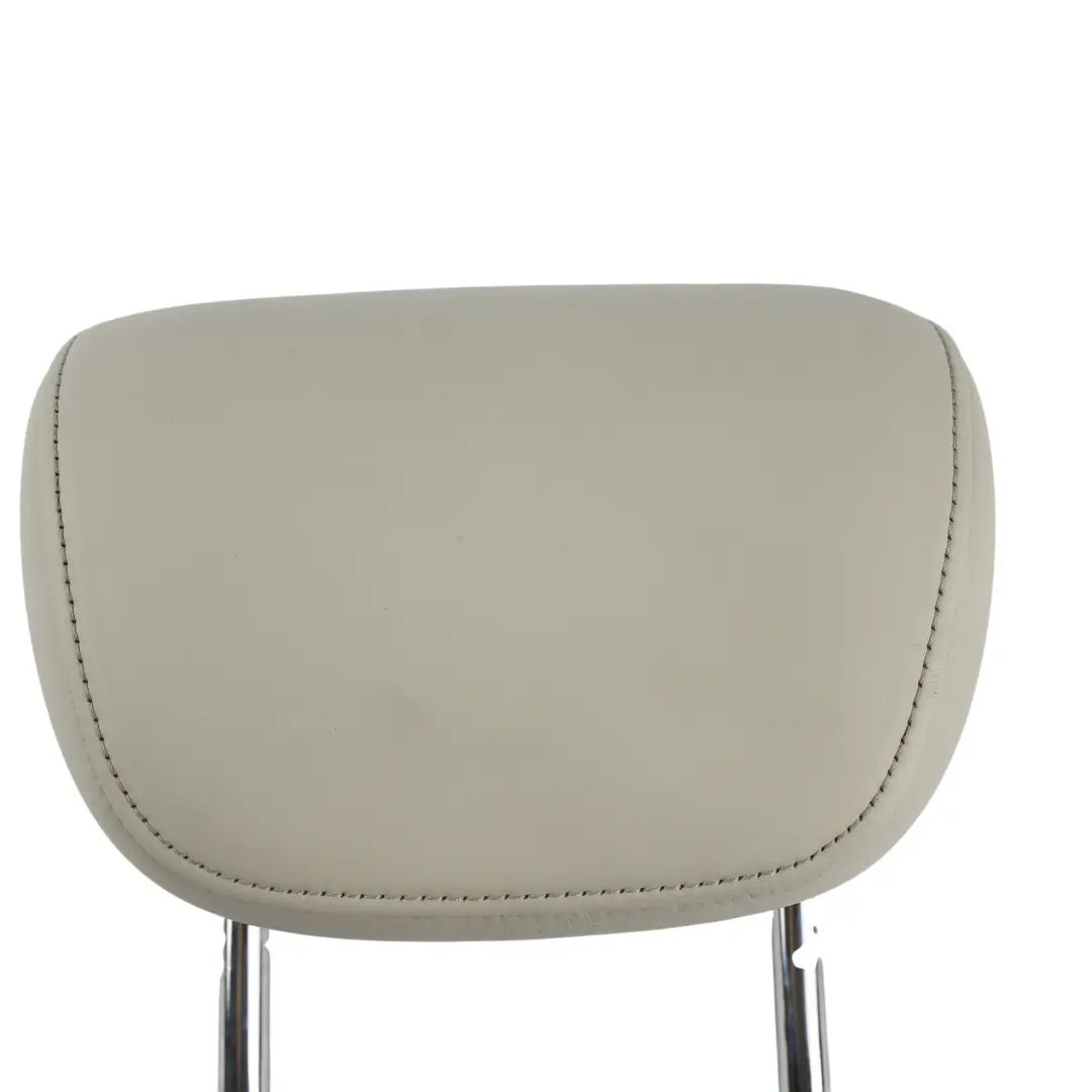 Zagłówek Fotela Regulowany Tył Lewy Prawy Skóra Srebrna do Audi A5 S5 8T o numerze 8T0885973A Audi A5 S5 8T Zagłówek Fotela Regulowany Tył Lewy Prawy Skóra Srebrna - SKU 8T0885973A - Numer Części 8T0885973A