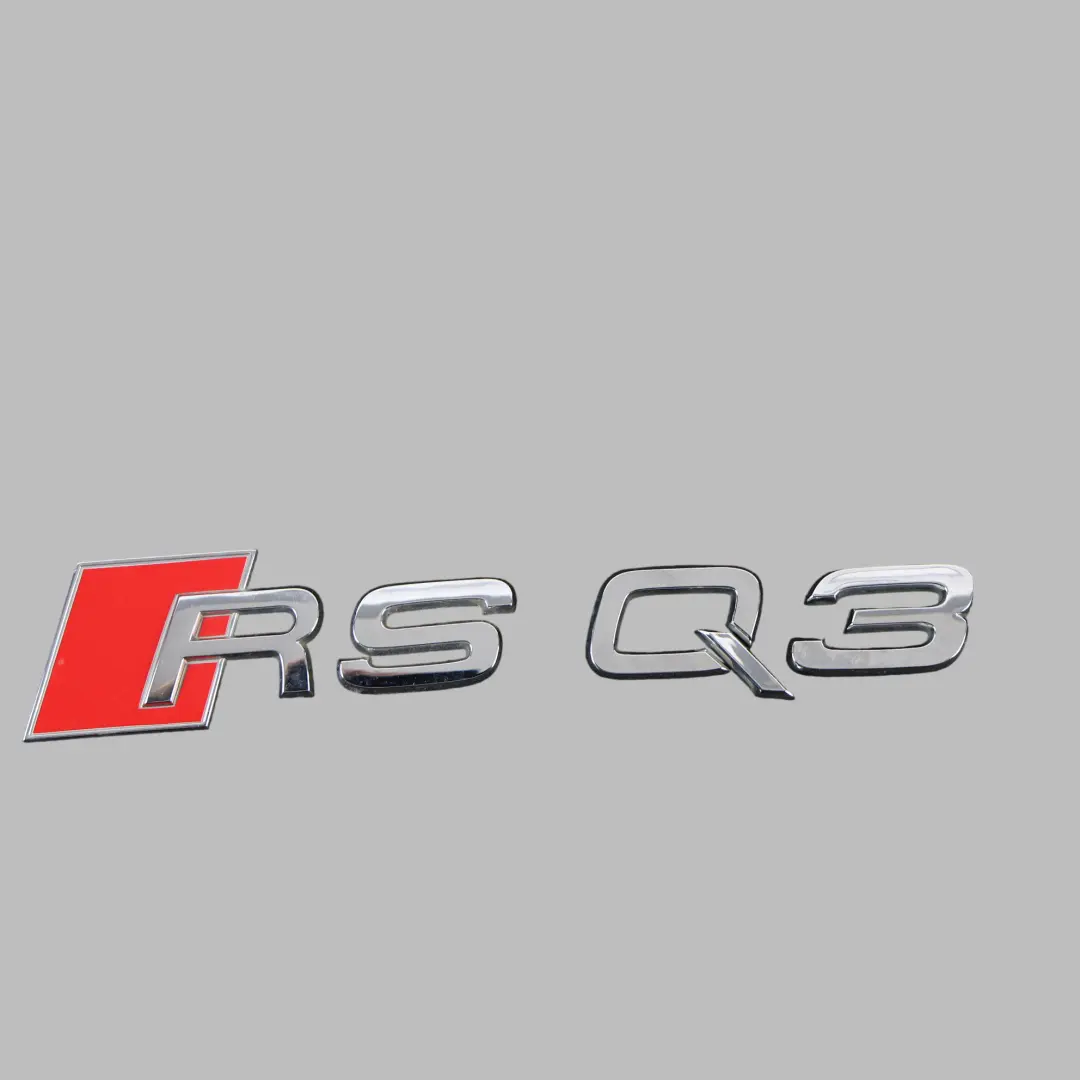 Audi RSQ3 8U F3 Badge Lettrage Emblème Arrière Autocollant - SKU 8U0853740 - Numéro de pièce 8U0853740
