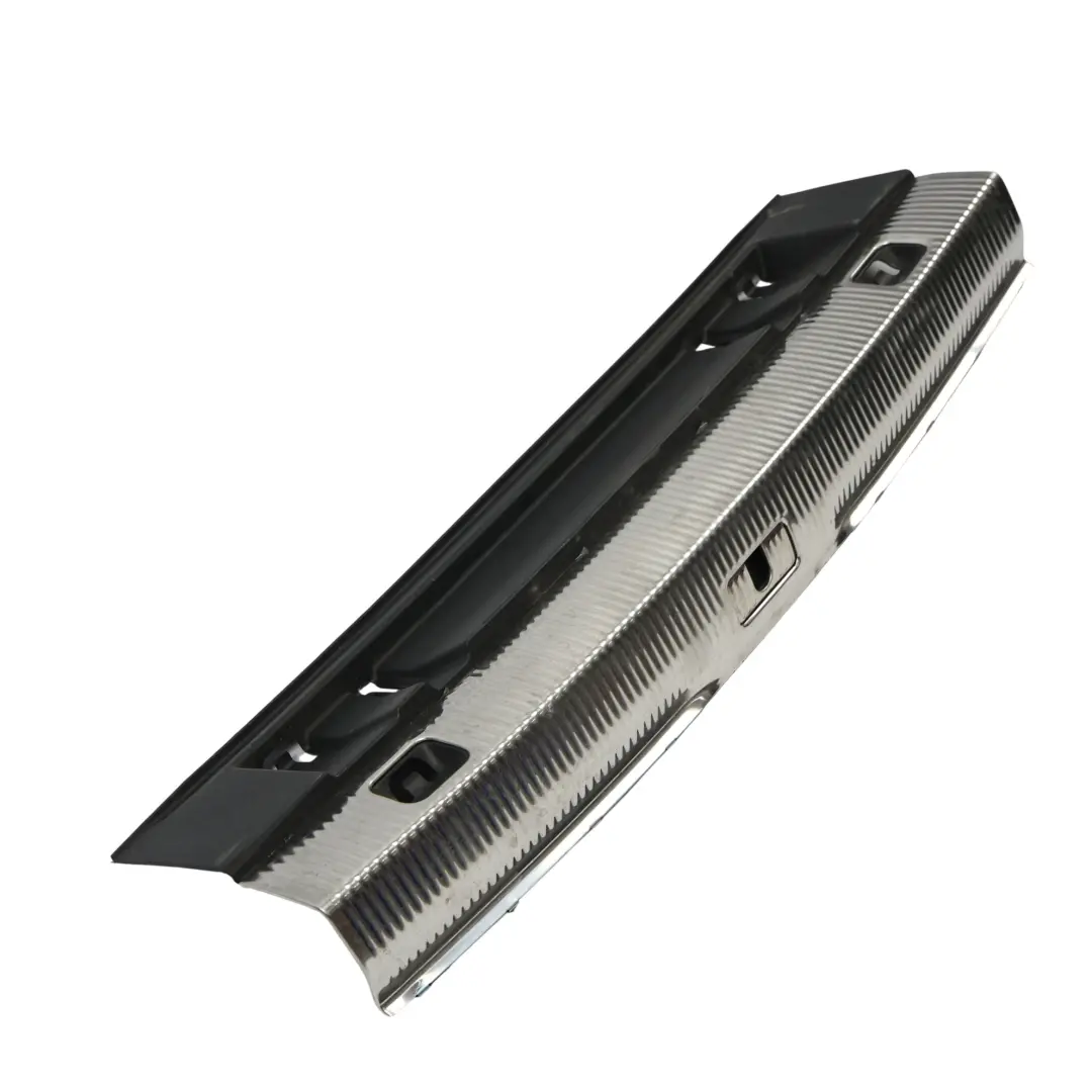 Audi Q3 8U Copertura Pannello Serratura Bagagliaio Posteriore - SKU 8U0864483L - Numero di parte 8U0864483L