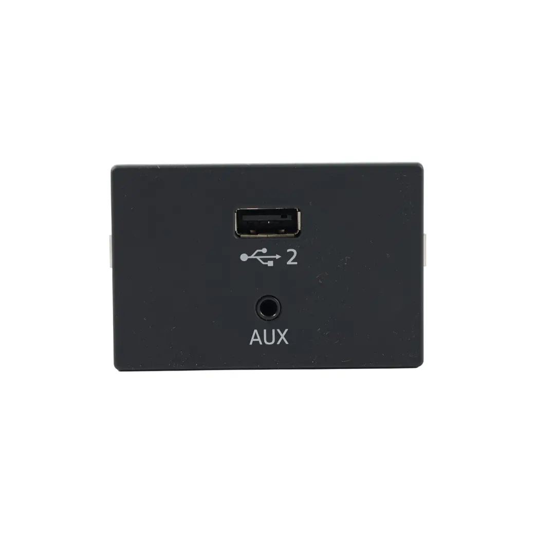 Audi Q2 GA Puerto USB Tipo-C AUX Enchufe Entrada Conexión - SKU 8V0035708-1 - Número de pieza 8V0035708