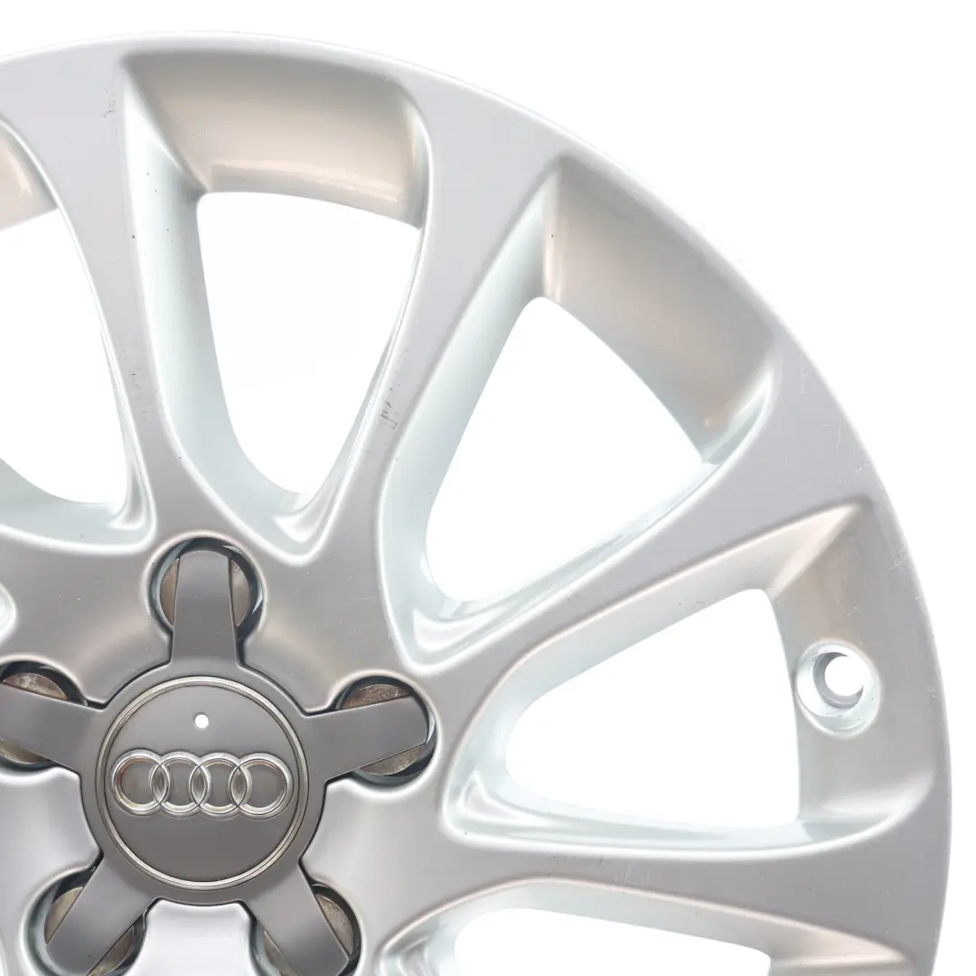 Silberne Leicht Metall Felge 16" 6.5J ET46 für Audi A3 8V mit Teilenummer 8V0601025BM Audi A3 8V Silberne Leicht Metall Felge 16" 6.5J ET46 - SKU 8V0601025BM-1 - Teilenummer 8V0601025BM
