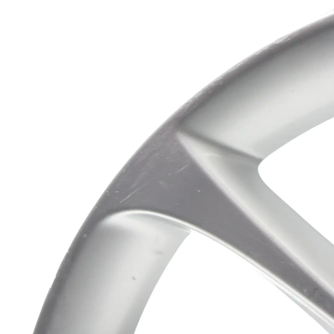 Silberne Leicht Metall Felge 16" 6.5J ET46 8V0601025BM für Audi A3 8V mit Teilenummer 8V0601025BM-2 Audi A3 8V Silberne Leicht Metall Felge 16" 6.5J ET46 8V0601025BM - SKU 8V0601025BM-2 - Teilenummer 8V0601025BM-2