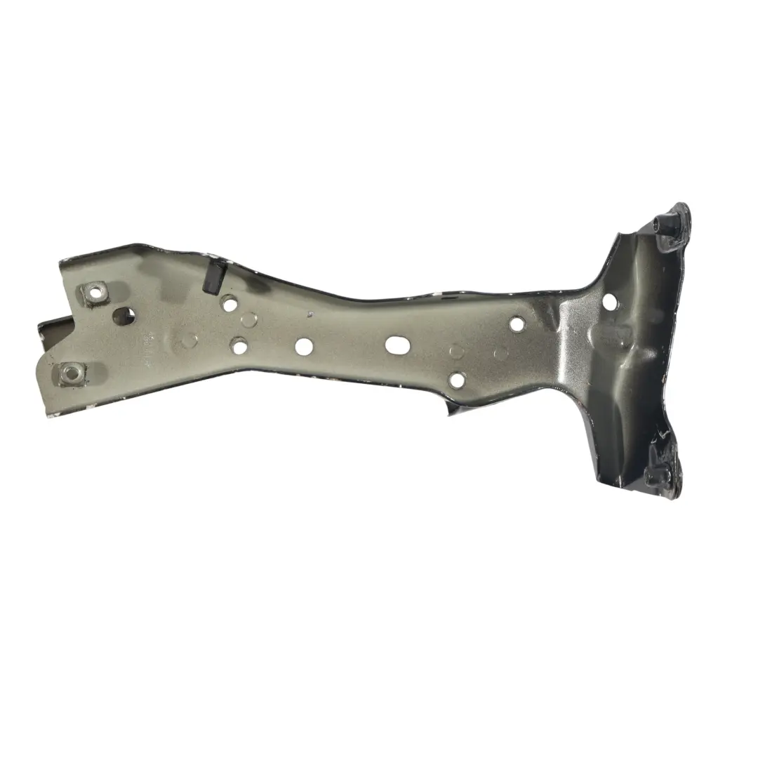 Soporte Guardabarros Delantero Derecho Negro Y9T para Audi A3 S3 8V con número de pieza 8V0821136C Audi A3 S3 8V Soporte Guardabarros Delantero Derecho Negro Y9T - SKU 8V0821136C-MYB - Número de pieza 8V0821136C