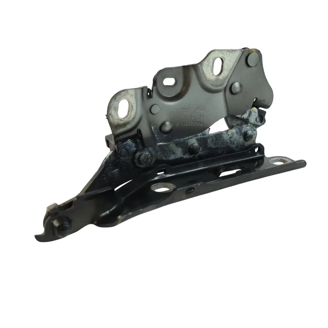 Cerniera Cofano Anteriore Sinistra Nero Mitico Y9T per Audi A3 8V con numero di parte 8V0823301F Audi A3 8V Cerniera Cofano Anteriore Sinistra Nero Mitico Y9T - SKU 8V0823301F-MYB - Numero di parte 8V0823301F