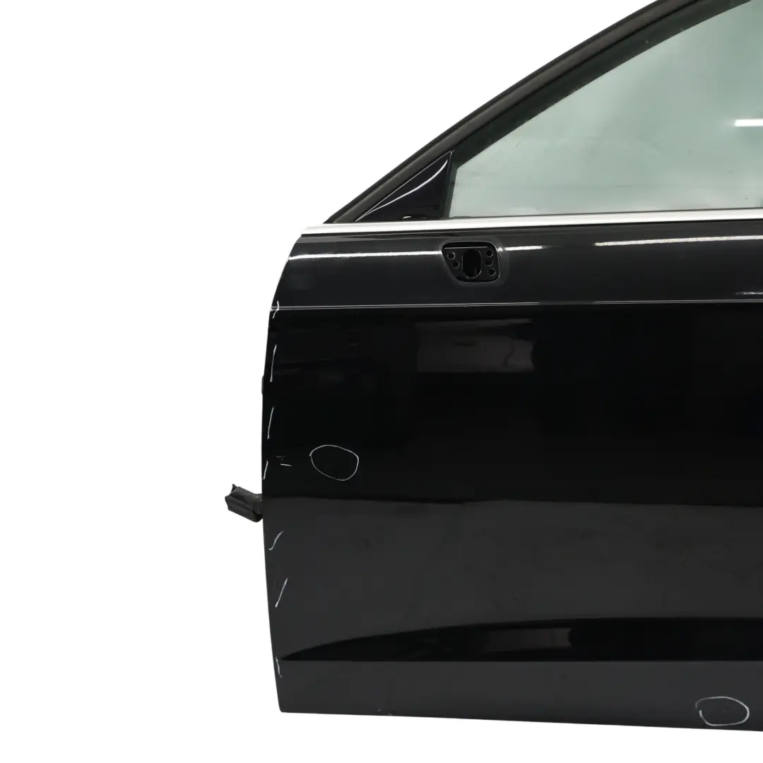 Gauche Noir Brillant Métallisé Y9B pour Audi A3 8V Porte Avant à propos du numéro de pièce 8V3831051C Audi A3 8V Porte Avant Gauche Noir Brillant Métallisé Y9B - SKU 8V3831051C-BBL - Numéro de pièce 8V3831051C