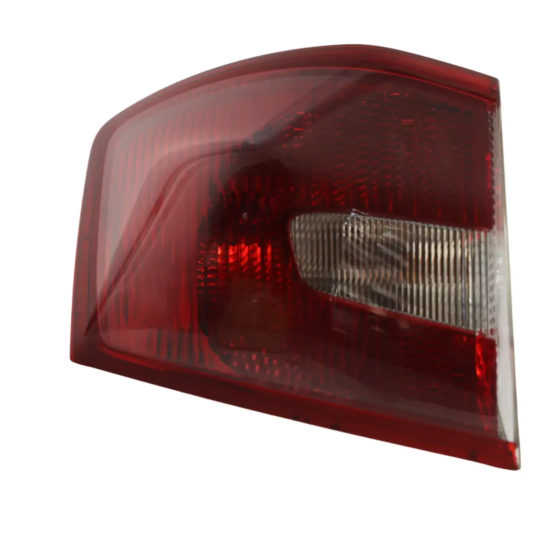 MK1 Fanale Posteriore Esterno Sinistro per Ford Kuga con numero di parte 8V41-13405-AH Ford Kuga MK1 Fanale Posteriore Esterno Sinistro - SKU 8V41-13405-AH - Numero di parte 8V41-13405-AH
