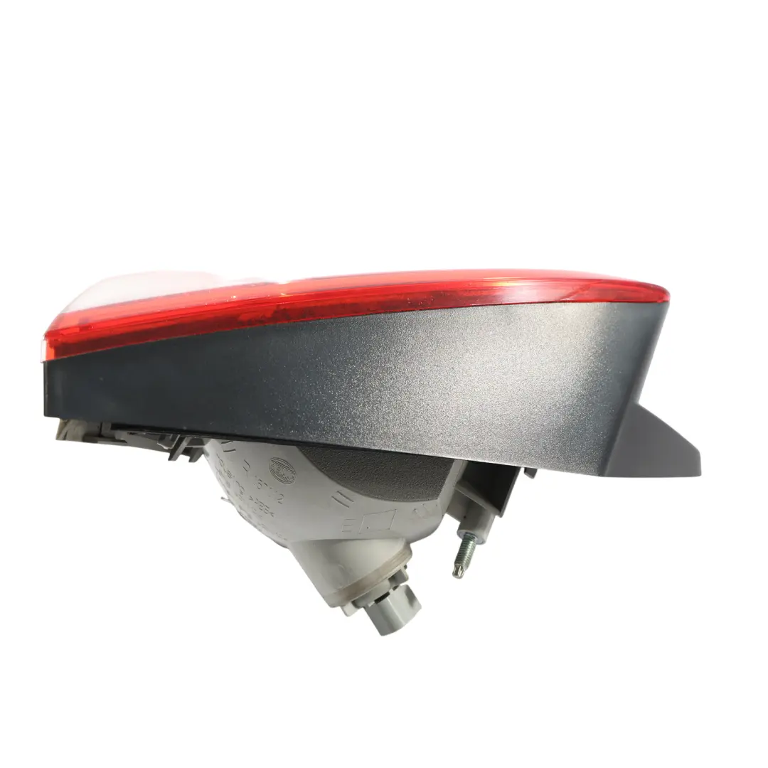 Ford Kuga Mk1 Fanale Posteriore Interno Destro - SKU 8V41-13A602-AD - Numero di parte 8V41-13A602-AD