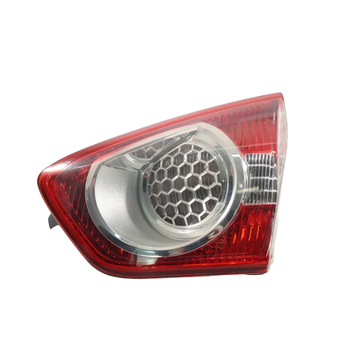 Mk1 Feu Arrière Intérieur Droit pour Ford Kuga à propos du numéro de pièce 8V41-13A602-AD Ford Kuga Mk1 Feu Arrière Intérieur Droit - SKU 8V41-13A602-AD - Numéro de pièce 8V41-13A602-AD