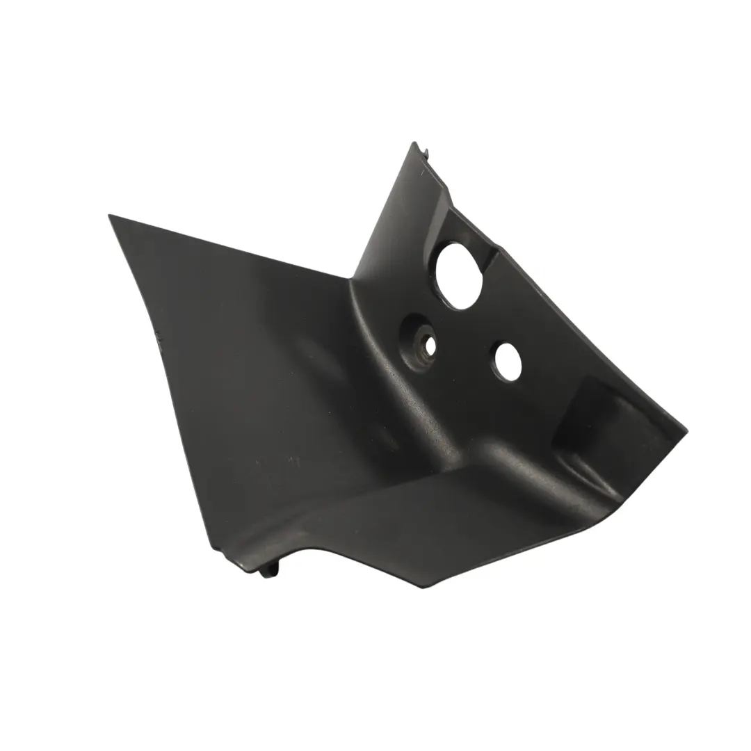 C394 Osłona Ramki Lampy Tylnej Prawa do Ford Kuga o numerze 8V41-13N552-AB Ford Kuga C394 Osłona Ramki Lampy Tylnej Prawa - SKU 8V41-13N552-AB - Numer Części 8V41-13N552-AB