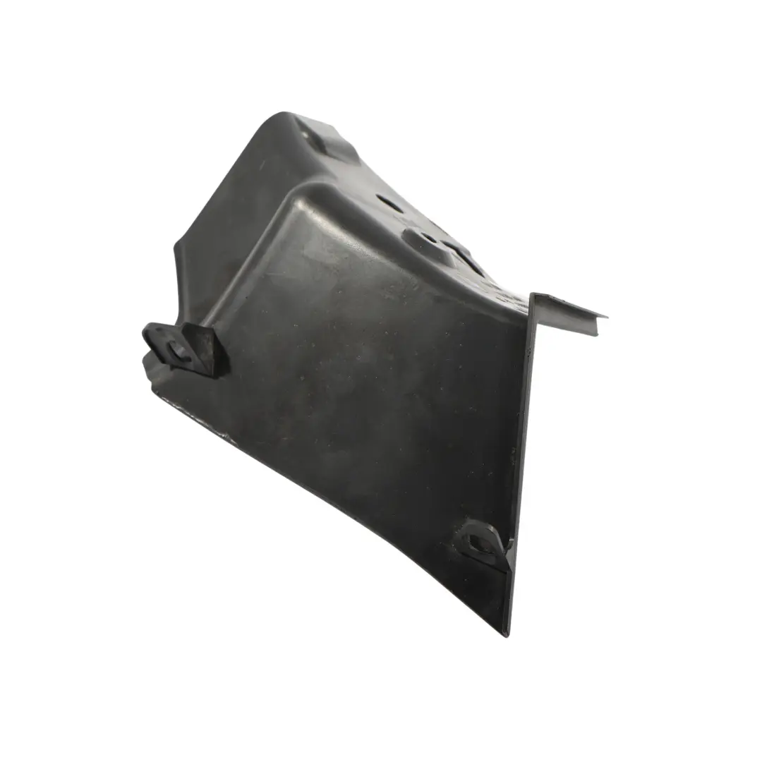 C394 Osłona Ramki Lampy Tylnej Prawa do Ford Kuga o numerze 8V41-13N552-AB Ford Kuga C394 Osłona Ramki Lampy Tylnej Prawa - SKU 8V41-13N552-AB - Numer Części 8V41-13N552-AB