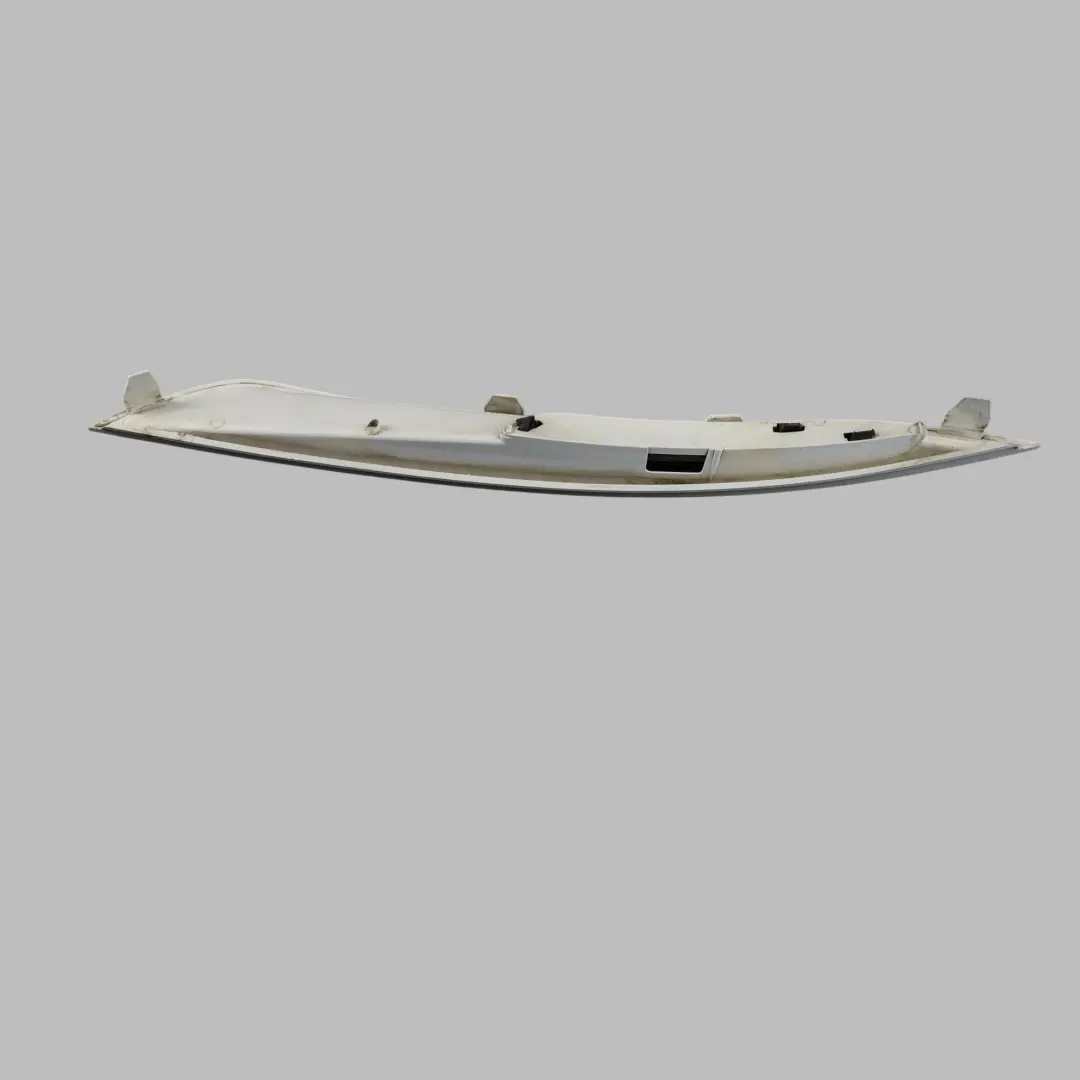 C394 Griglia Ventilazione Sinistra Bianco Ghiaccio B8 per Ford Kuga con numero di parte 8V41-15A282-AW Ford Kuga C394 Griglia Ventilazione Sinistra Bianco Ghiaccio B8 - SKU 8V41-15A282-AW-ICWH - Numero di parte 8V41-15A282-AW