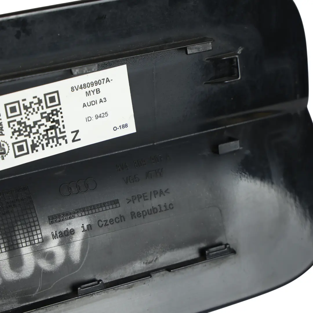 Sportback Couvercle Bouchon Réservoir Noir Mythique Y9T pour Audi A3 8V à propos du numéro de pièce 8V4809907A Audi A3 8V Sportback Couvercle Bouchon Réservoir Noir Mythique Y9T - SKU 8V4809907A-MYB - Numéro de pièce 8V4809907A