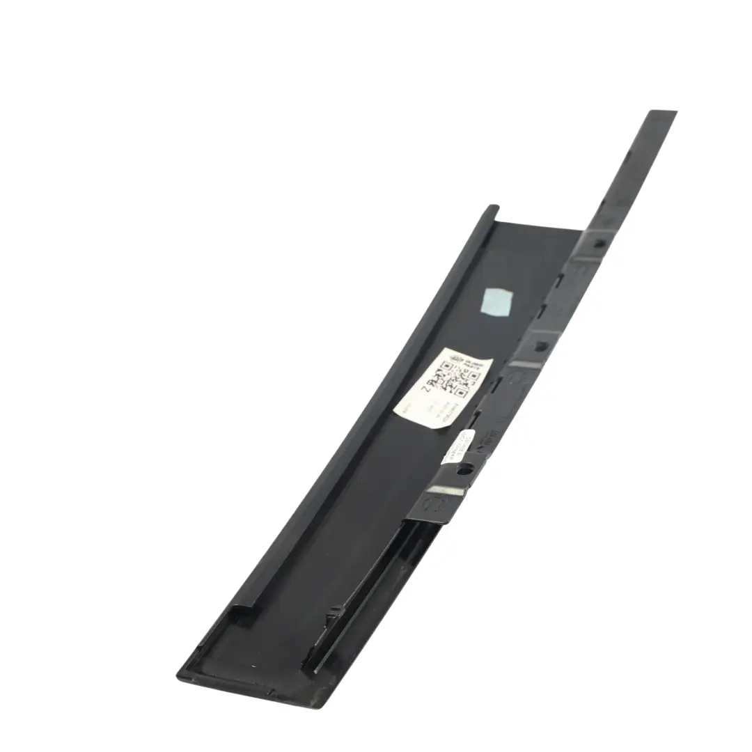 Garniture Montant B Porte Avant Droite pour Audi A3 S3 8V RS3 à propos du numéro de pièce 8V4837902A Audi A3 S3 8V RS3 Garniture Montant B Porte Avant Droite - SKU 8V4837902A - Numéro de pièce 8V4837902A