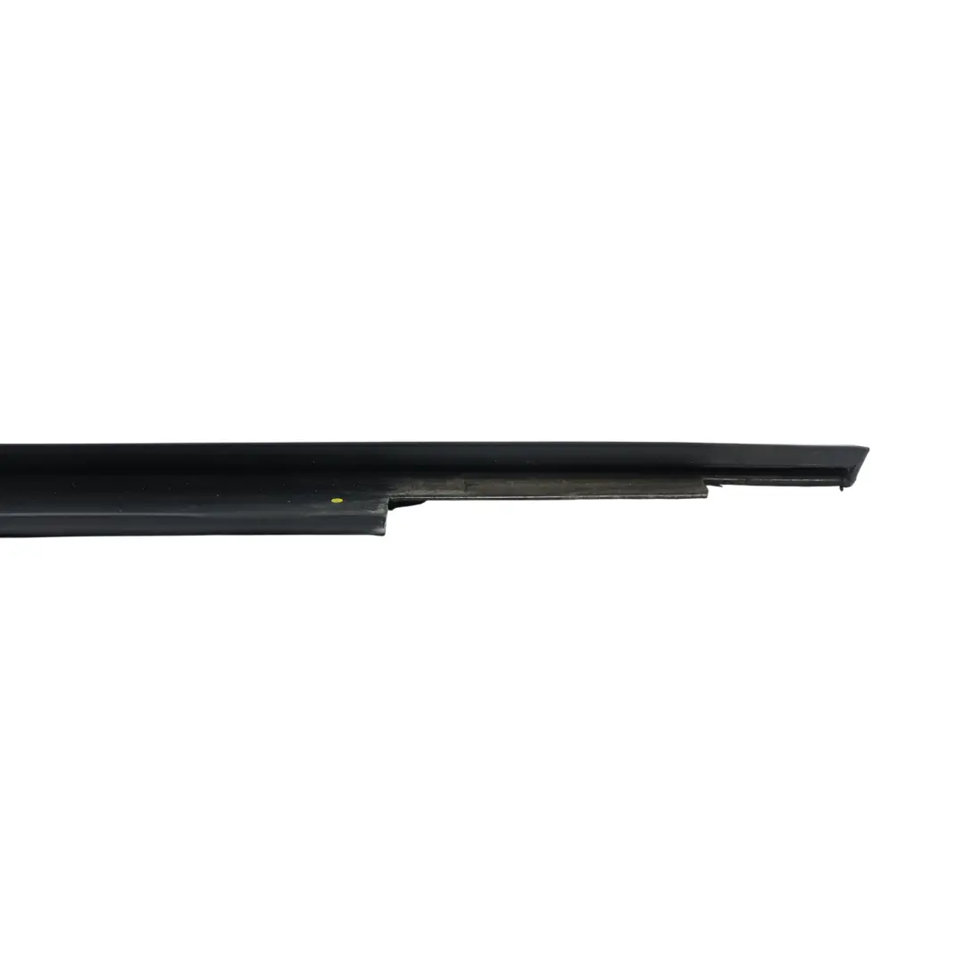 Guarnizione Sigillo Vetro Porta Posteriore Sinistra per Audi A3 8V con numero di parte 8V4839477 Audi A3 8V Guarnizione Sigillo Vetro Porta Posteriore Sinistra - SKU 8V4839477 - Numero di parte 8V4839477