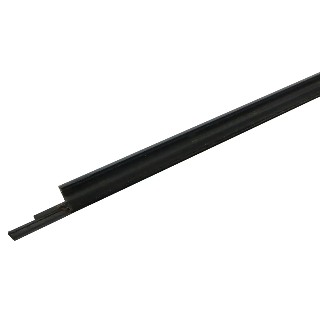 Audi A3 8V Guarnizione Sigillo Vetro Porta Posteriore Sinistra - SKU 8V4839477 - Numero di parte 8V4839477