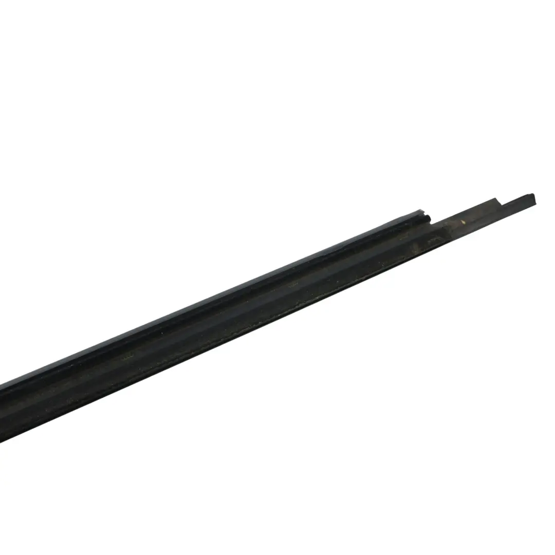 Junta Sellado Ventana Puerta Trasera Izquierda para Audi A3 8V con número de pieza 8V4839477 Audi A3 8V Junta Sellado Ventana Puerta Trasera Izquierda - SKU 8V4839477 - Número de pieza 8V4839477