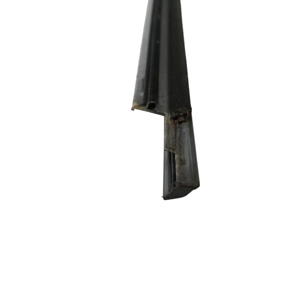 Junta Sellado Ventana Puerta Trasera Izquierda para Audi A3 8V con número de pieza 8V4839477 Audi A3 8V Junta Sellado Ventana Puerta Trasera Izquierda - SKU 8V4839477 - Número de pieza 8V4839477