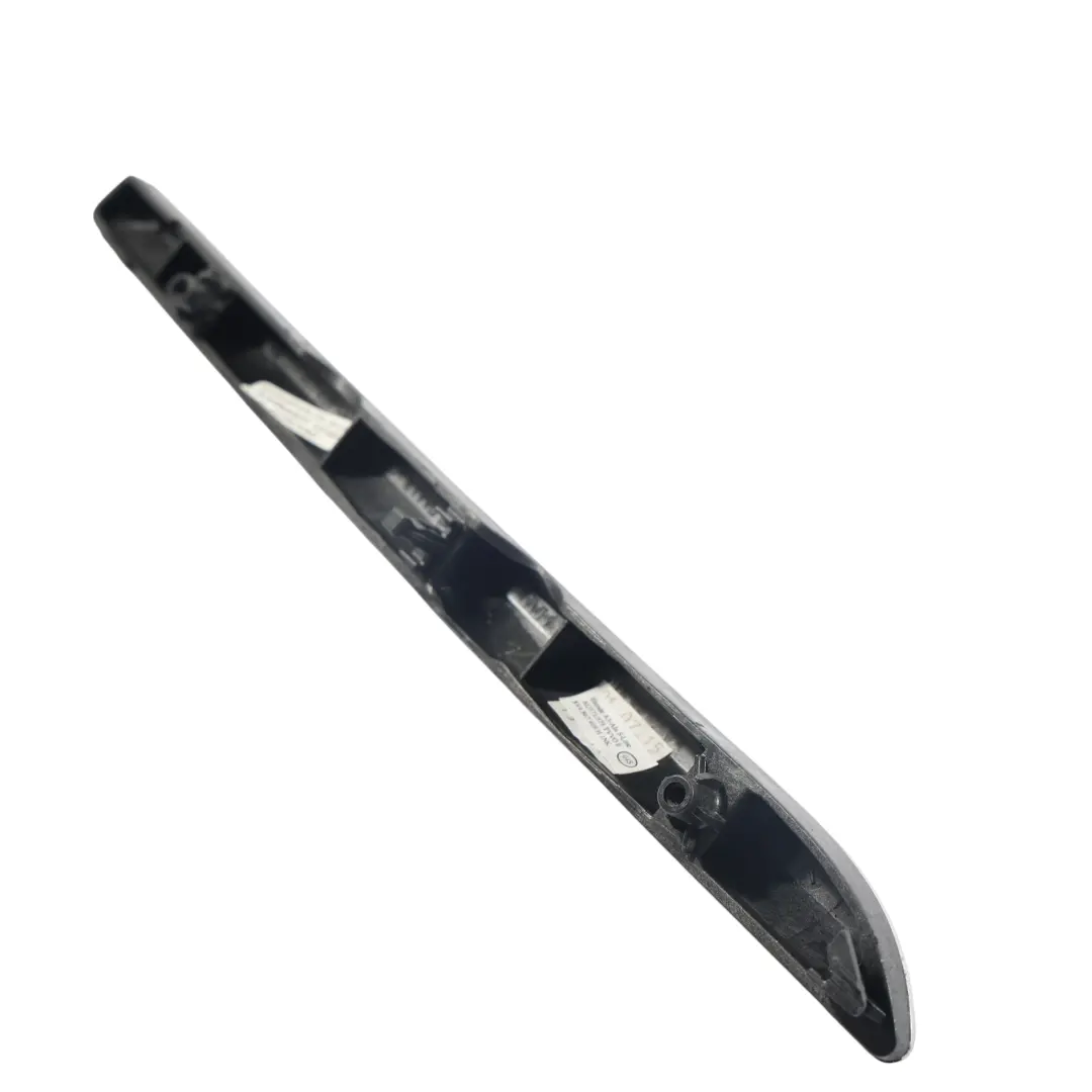 Insert Garniture Porte Argent Avant Gauche 8V4867409 pour Audi A3 S3 8V à propos du numéro de pièce 8V4867409H Audi A3 S3 8V Insert Garniture Porte Argent Avant Gauche 8V4867409 - SKU 8V4867409H - Numéro de pièce 8V4867409H