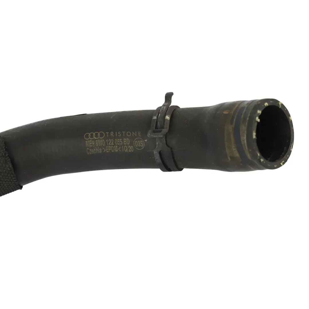Tubo Radiatore Acqua Refrigerante 3.0 TDI per Audi A4 B9 A5 F5 con numero di parte 8W0122055BD Audi A4 B9 A5 F5 Tubo Radiatore Acqua Refrigerante 3.0 TDI - SKU 8W0122055BD - Numero di parte 8W0122055BD