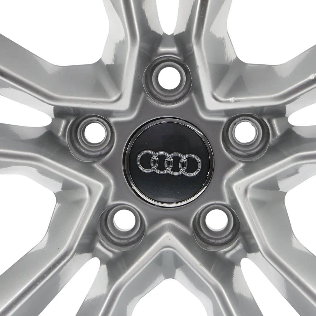 Felga Aluminiowa Srebrna 17" 7.5J ET:29 5X112 do Audi A5 F5 S5 o numerze 8W0601025AG Audi A5 F5 S5 Felga Aluminiowa Srebrna 17" 7.5J ET:29 5X112 - SKU 8W0601025AG-2 - Numer Części 8W0601025AG