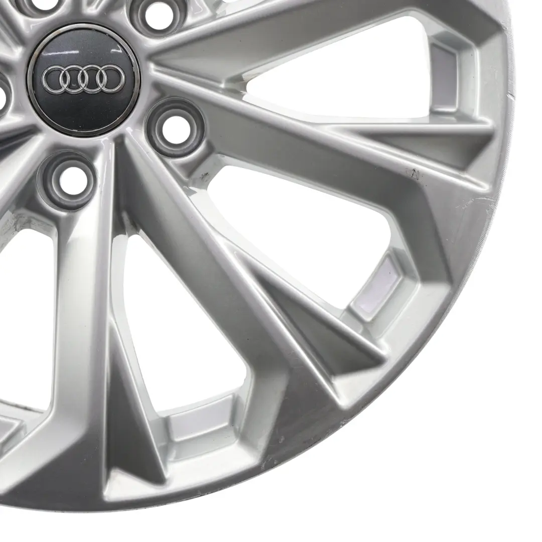 Cerchio In Lega Argento 17" 7J ET:38 10 Razze per Audi A4 B9 8W con numero di parte 8W0601025L Audi A4 B9 8W Cerchio In Lega Argento 17" 7J ET:38 10 Razze - SKU 8W0601025L-1 - Numero di parte 8W0601025L