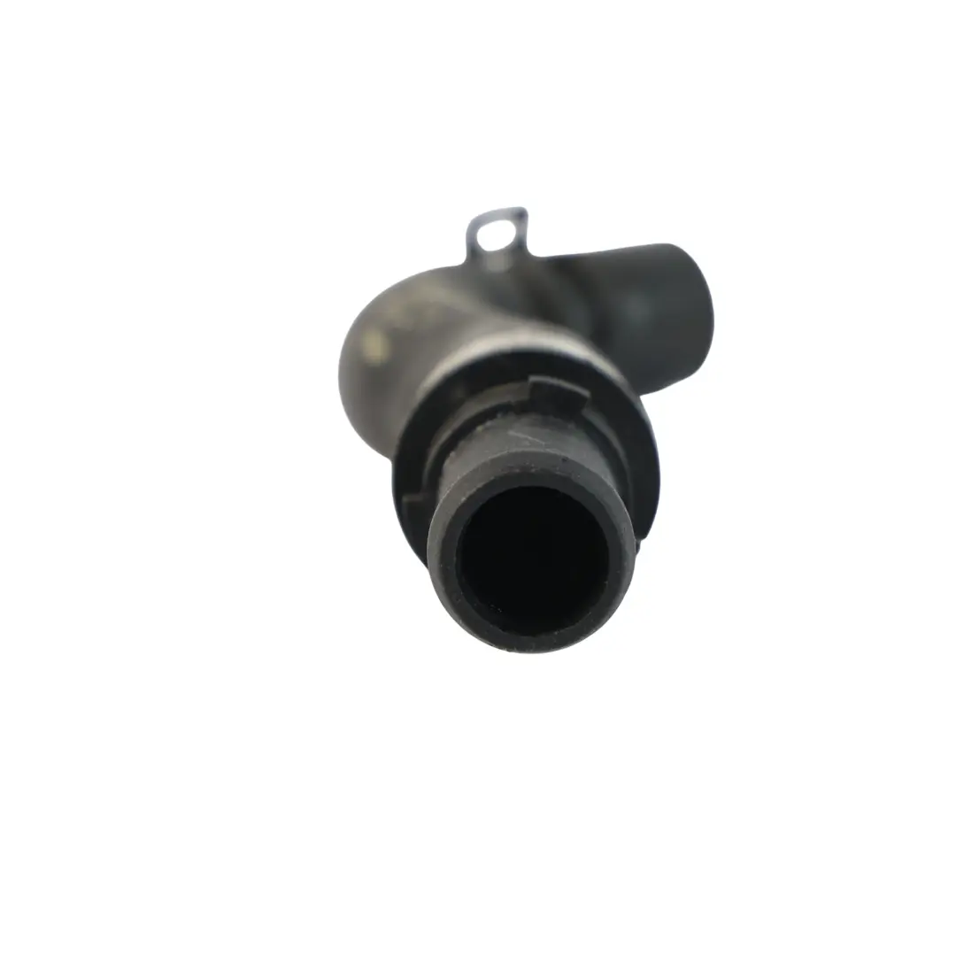 Wąż Przewód Rura Wody Chłodnicy Diesel do Audi A4 B9 A5 F5 o numerze 8W0819332D Audi A4 B9 A5 F5 Wąż Przewód Rura Wody Chłodnicy Diesel - SKU 8W0819332D - Numer Części 8W0819332D