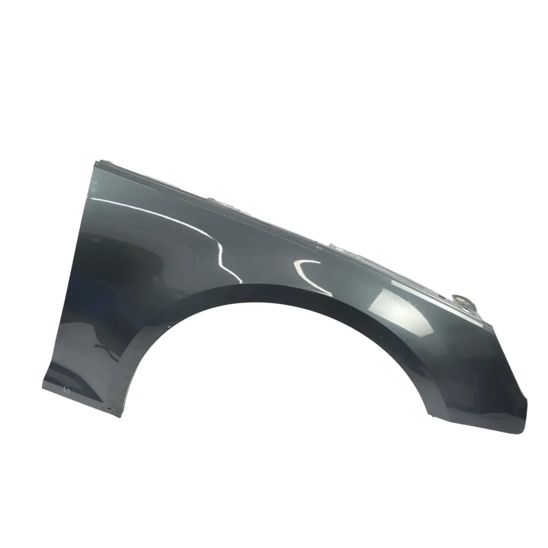 Guardabarros Delantero Derecho Gris Manhattan Metalico X7L para Audi A4 B9 con número de pieza 8W0821106A Audi A4 B9 Guardabarros Delantero Derecho Gris Manhattan Metalico X7L - SKU 8W0821106A-MAGR - Número de pieza 8W0821106A